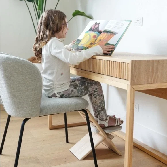 Footsi Grow by Nibble and Rest - Adjustable Wooden Footrest for kids - Picture 2 of 7